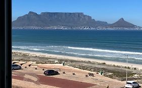 Beautiful Beachfront Apartment , Steps From The Beach , Blouberg